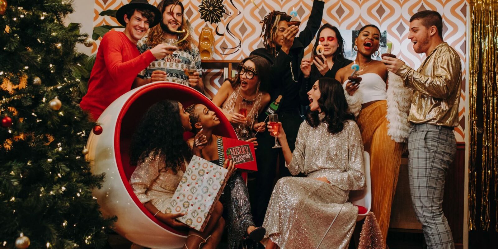 Outfit für die Weihnachtsfeier – Styling-Tipps für den perfekten Look
