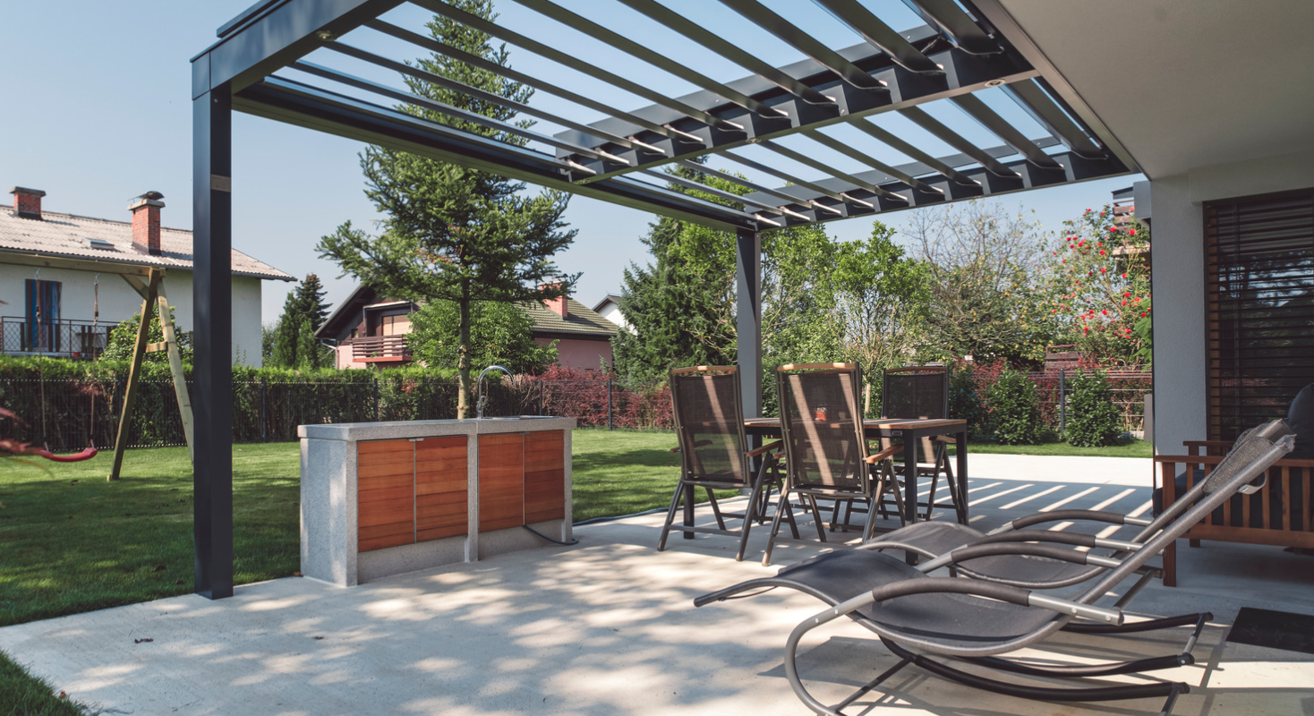 Pergola am Haus: Der perfekte Rückzugsort für Ihre Terrasse
