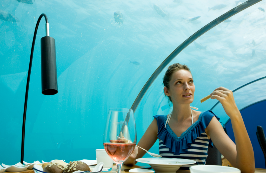 Das ultimative Erlebnis: Dinner in einem Unterwasser-Restaurant der Welt