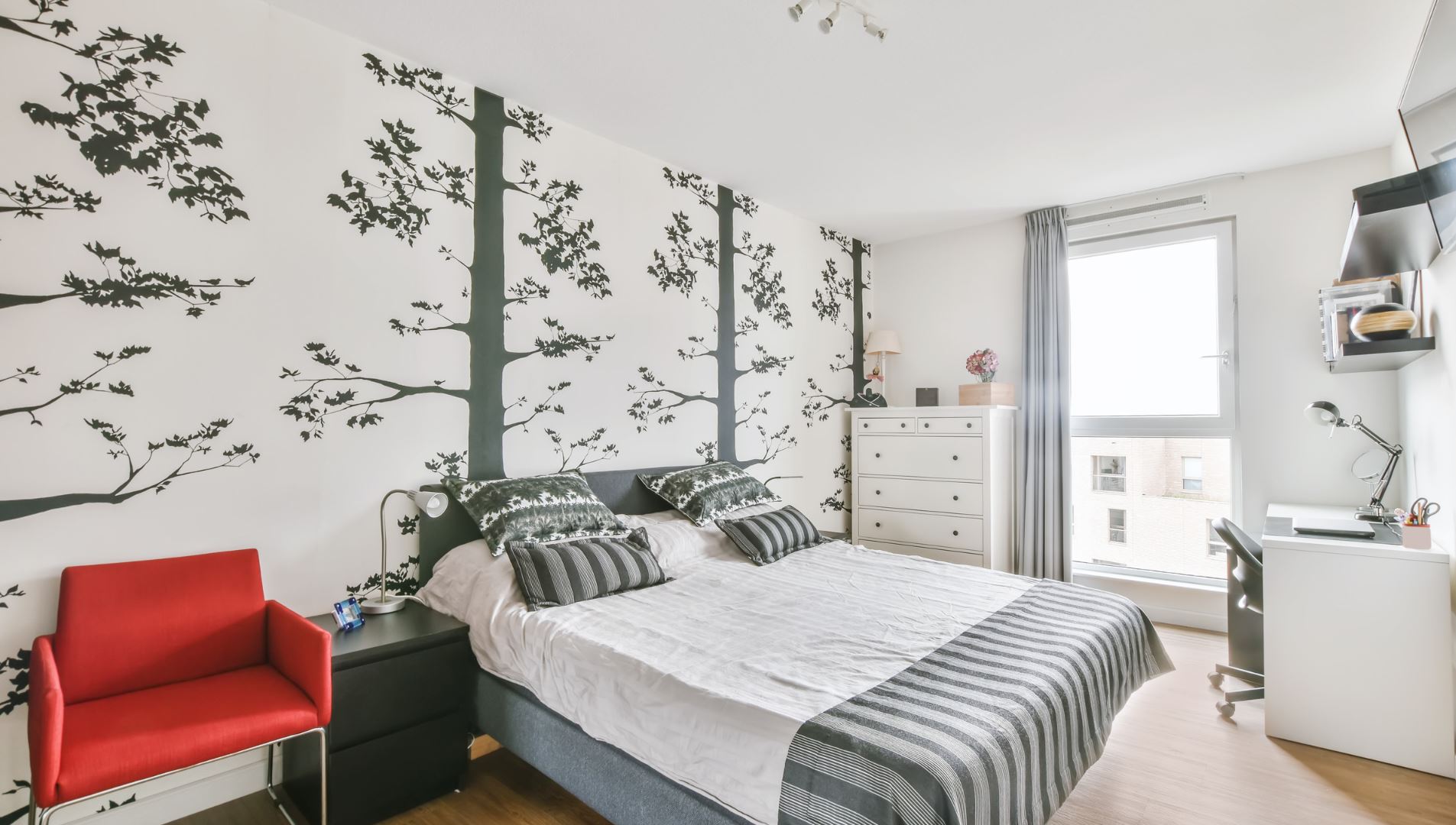 Schlafzimmer Tapete hinterm Bett: Ideen und Inspirationen