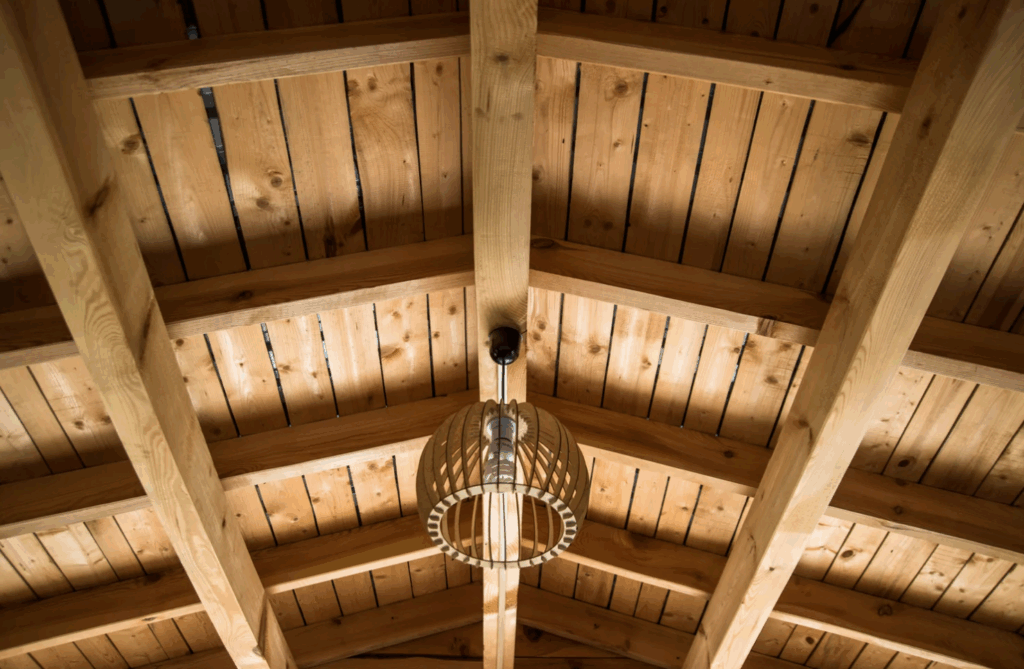 Kosten um eine Holzbalkendecke zu sanieren: Alles, was Sie wissen müssen