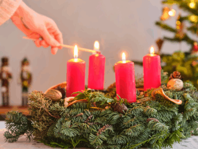 Ausgefallene Adventskranz Trends 2025 für deine Weihnachtsdeko