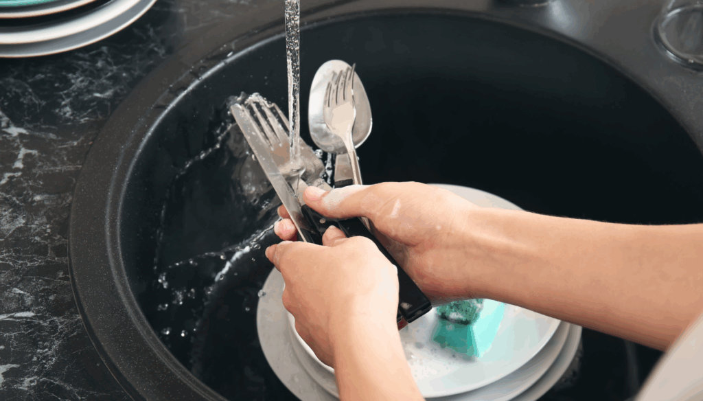 Hausmittel zum Silber reinigen Tipps für Schmuck und BesteckHausmittel zum Silber reinigen Tipps für Schmuck und Besteck