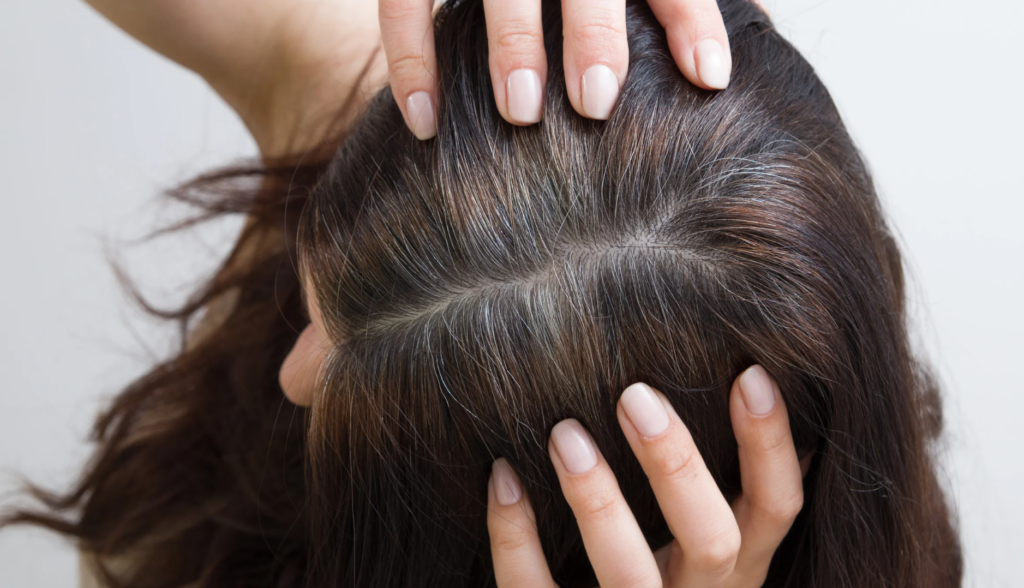 Welche Haarfarbe deckt am besten graue Haare ab?