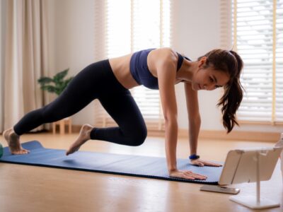Bauchfett weg Übungen für zuhause Das Workout für einen flachen Bauch