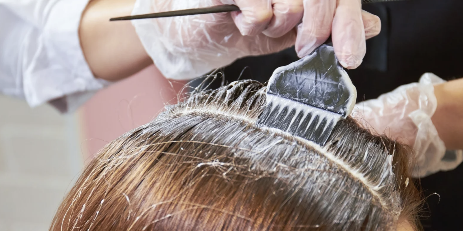 Kann man dunkle Haare heller färben ohne Blondierung
