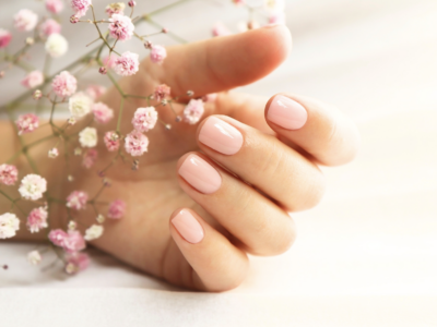 Welche Nagellackfarbe für kurze Nägel